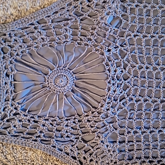 STUNNING GREY CROCHET STRETCHY DRESS - Picture 4 of 7